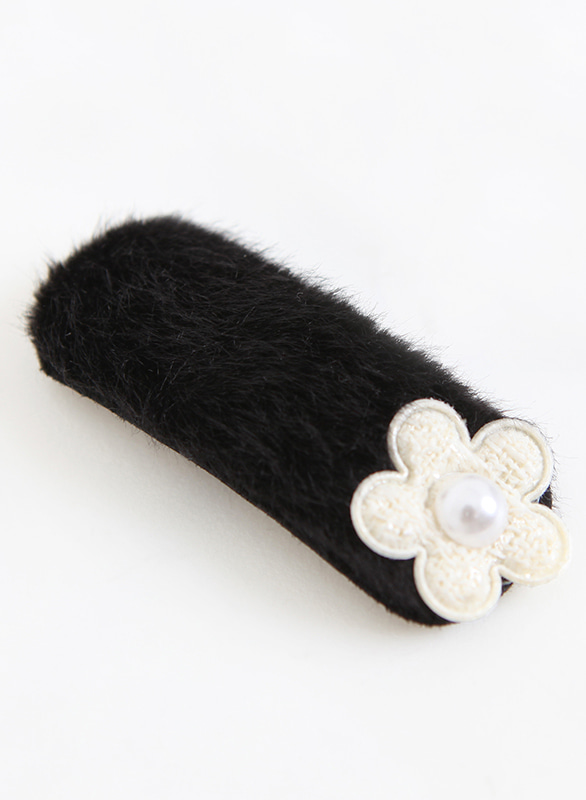 tweed pearl flower fur hair pin black